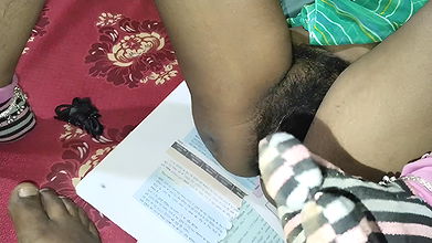 Bhabi Ne Apni Chut Ke Baal Bna Kar Masti Ki