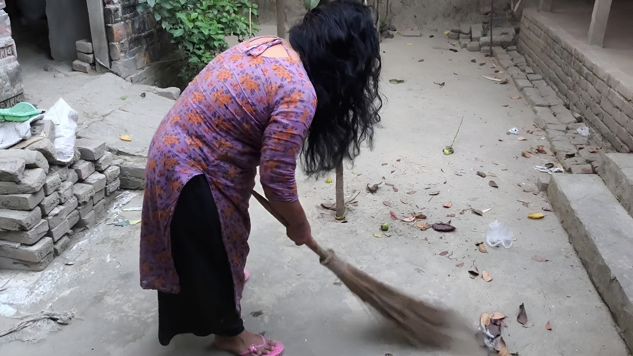 My Stepaunty Was Cleaning the Yard. but I Hugged Him, Put Him in My Stepaunty Ass, and Started Fucking Him Anal