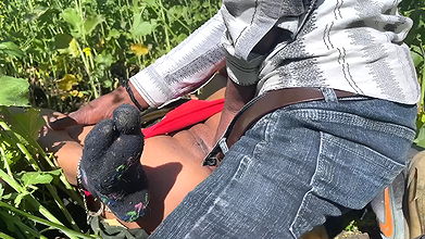 Stepmother in Low Ko Jamai Ne Sarso Ke Khet Me Kiya Romance