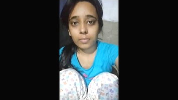 Desi girl making her own pissing video