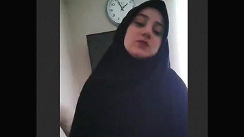 Desi hijabi girl suck