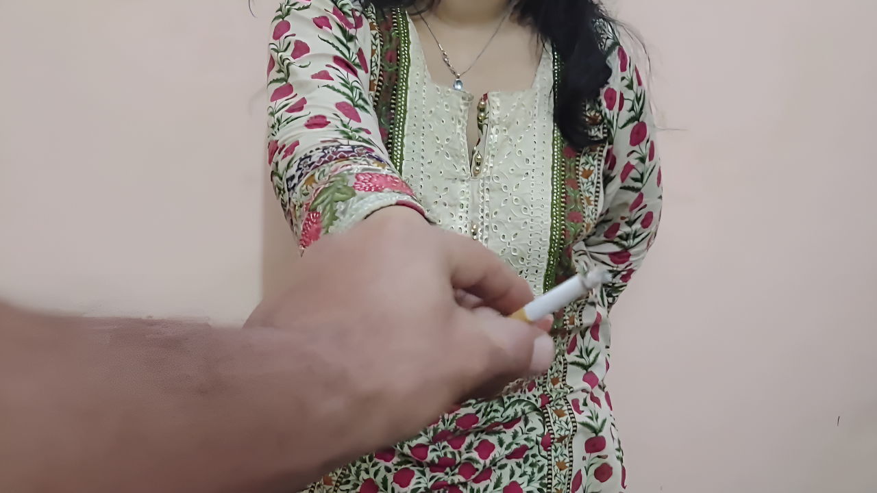 Biga Ass Stepsister in-law Smoking