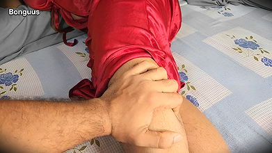 Body Massage to Sister-in-law Gone Erotic When I Put My Hand on Her Pussy