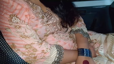 Boyfriend Had Sex with His Girlfriend Inside the Car in the Parking Lot