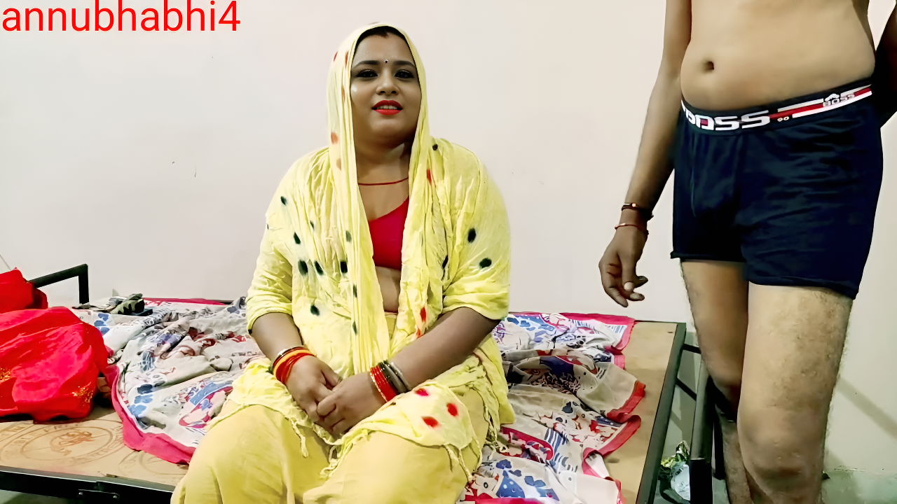 Desi Bhabhi Fuking Neighbour Boy’s