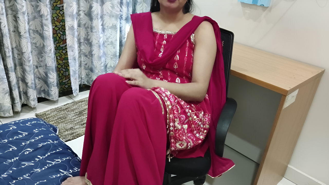 The Brother-in-law Gave Pleasure to the Desi Bhabhi with His Dick