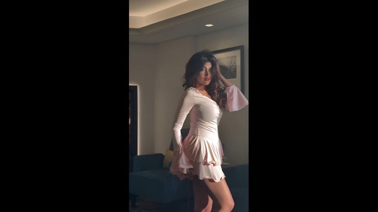 SRIJITAA GLAM HOTTIE WILD LOOKS IN MINI SKIRT UUFFF2