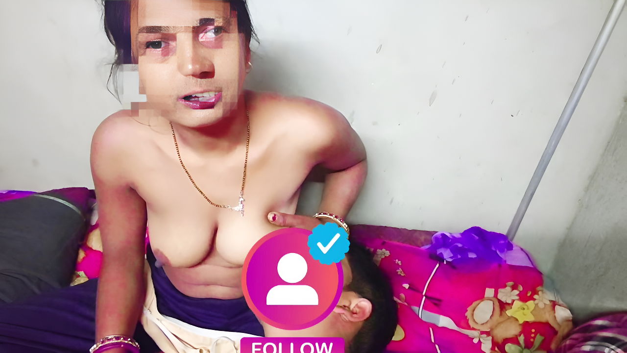 Desi Village Bhabhi Hot Masturbating