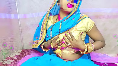 Desi Village Bhabhi Masturbating