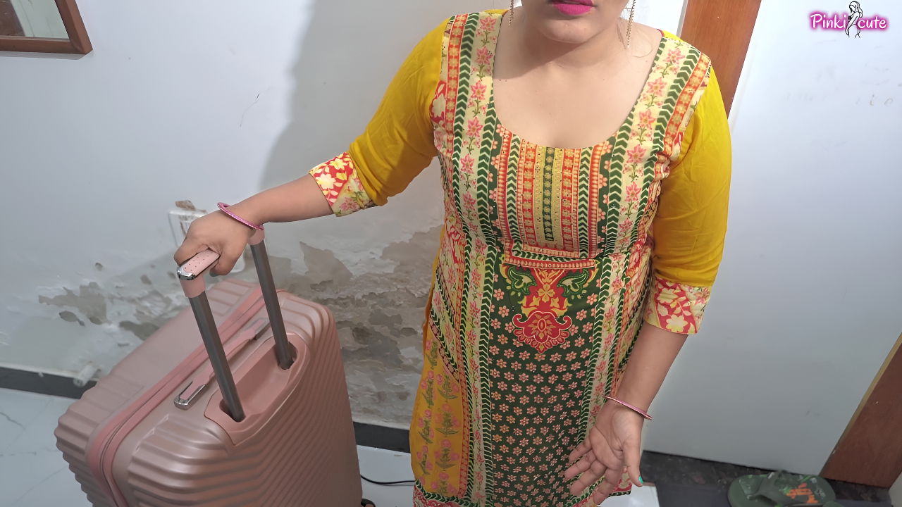 New Year Enjoy-huge Ass Stepsister Shared Room in Oyo with Her Stepborther, She Got Hard Fucked and Hot Orgasm