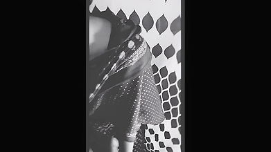 Jiju Chhodo Na Koi Aajayega Wife Ki Friend Ko Kitchen Me Pakad Ke Lund Chusaya Phir Bedroom Me Liya Ke Chut Chati to Mja Aagya