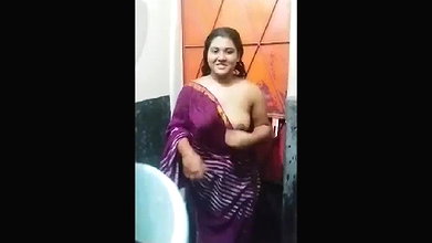 Bangladeshi Beautiful Sexy Chubby Girl Bathing
