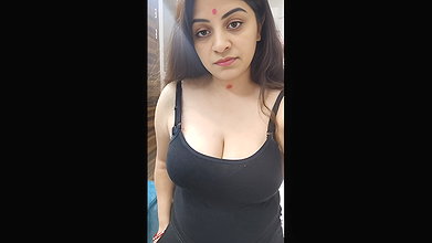 Youtuber Vandhana 22