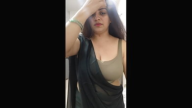 Youtuber Vandhana 24