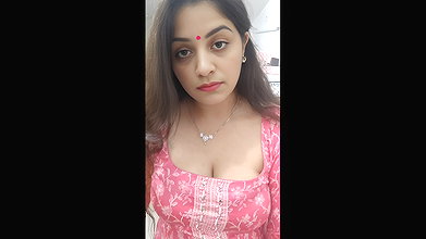 Youtuber Vandhana 28