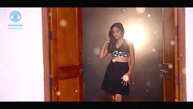 Tisha Sharma hot song – Boob kiss, Smooch, Thigh show, Back kiss2