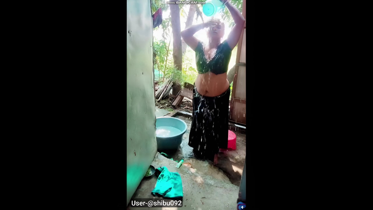 Indian Sex MMS from New Chamet 184 Full Clip