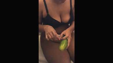 Desi girl takes cucumber in her tight pussy
