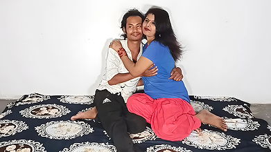 Indian MILF with Perfect Round Ass and Boobs Giving Blowjob and Rides Cock Until Creampie