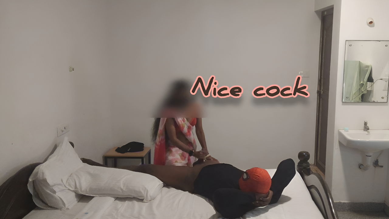 Beautiful Indian Aunty Sex in Saree and Blouse