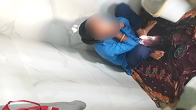 Indian Hot Sexy Figure Young Bhabhi Bath!! Indian Sex MMS