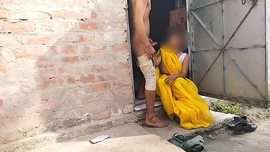 Indian Housewife Outdoor Fucking with Neighbour Brother in Law