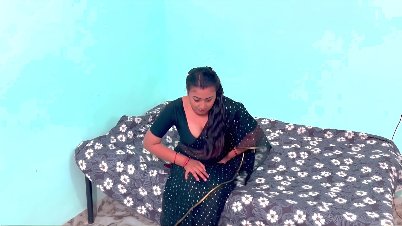 Indian Stepmom Shared Single Bed and Made Stepson Happy Full Hindi Audio My Desi