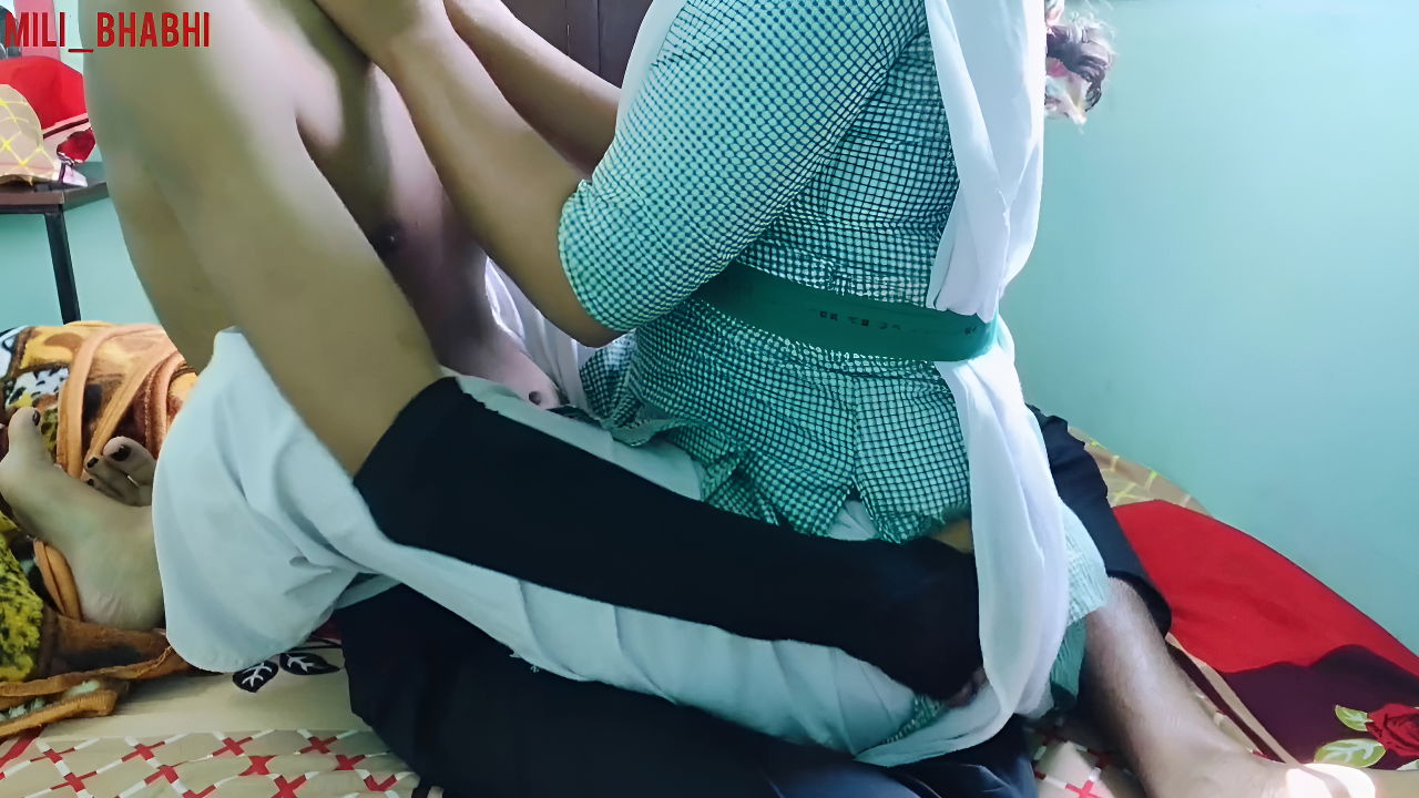 Little Indian 18 Year School Girl Bunk Her Class for Give Her Virginity to Her Boyfriend