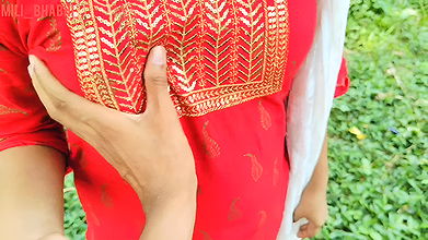 Village Hot Girl XXX in Jungle Hindi Audio Sex, Desi Local Jungle Sex Video