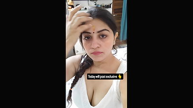 Youtuber Vandhana 1