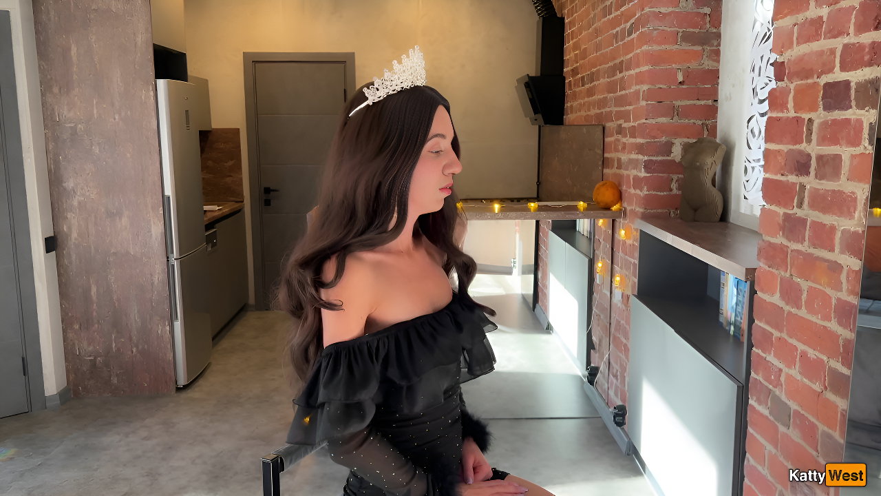 Katty West Snow White Anal MMS Leak On Halloween