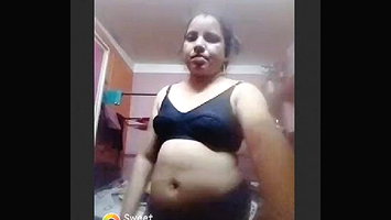Desi Married Bhabi Make Video For Hubby