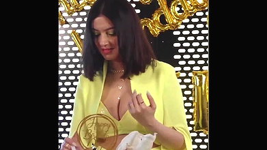 Divya khosla kumar