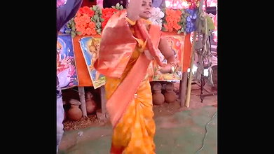 Bhabhi ka kamartod dance,  side boob, navel show