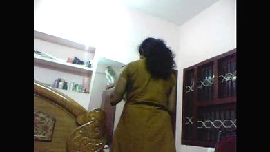 desi wife anuradha changing dress