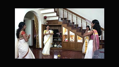 Hot Girl navel during Thiruvathira.mkv