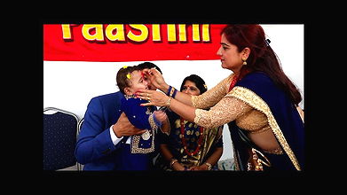 Sexy nepali Milf Big Navel and Boob Sideview