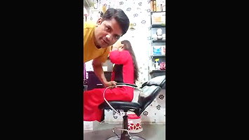 Viral video – Indian Cute Teen Girl Pussy Licked In Beauty Parlor MMS Leaked