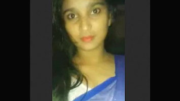 Desi Girl Friend shows her Boobs