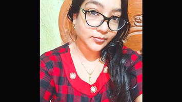 Bengali Girl Shows Her Boobs
