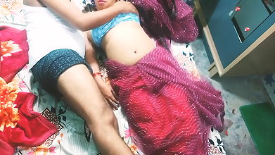 Beautiful Indian Bhabhi in Red Saree Anal MMS