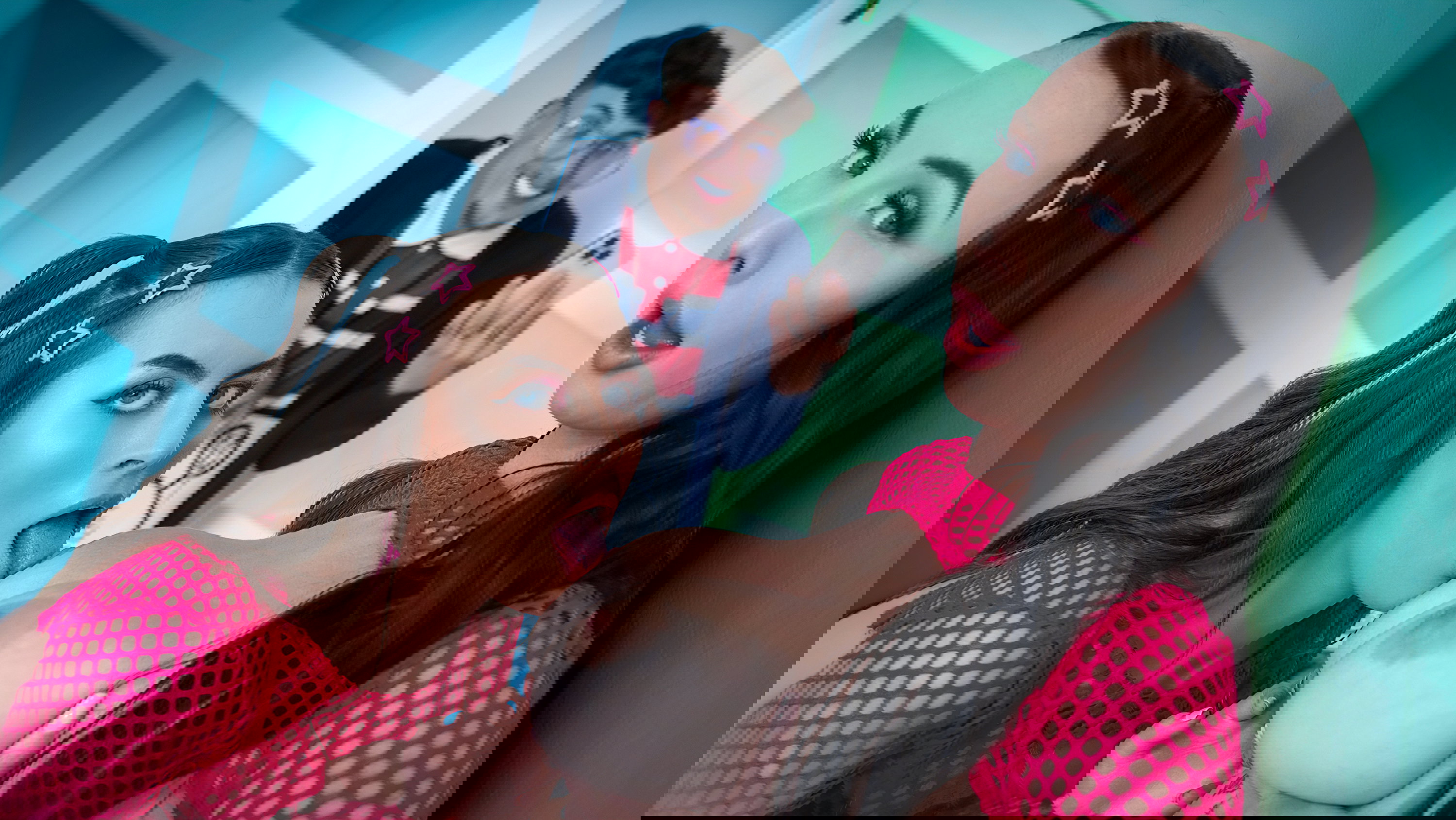 Indica Marie & Selina Bentz – Geeky Stepbro Joins Stepsisters In Their Naughty Play