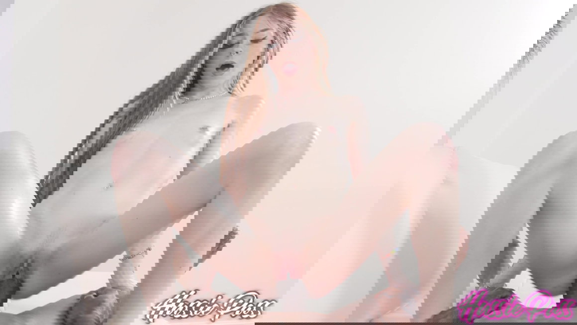 Explicit Kait – Skinny Redhead Takes 12 Inches