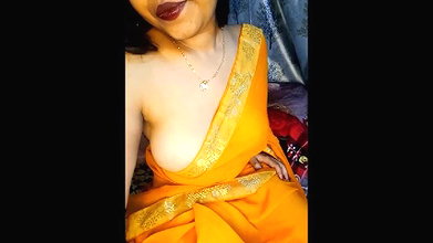 hotty_liza Teasing in Yellow Saree on StripChat Live