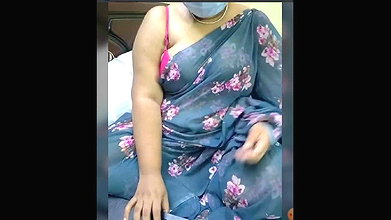 Desi Anu Bhabi Work From Home Without Blouse Ops