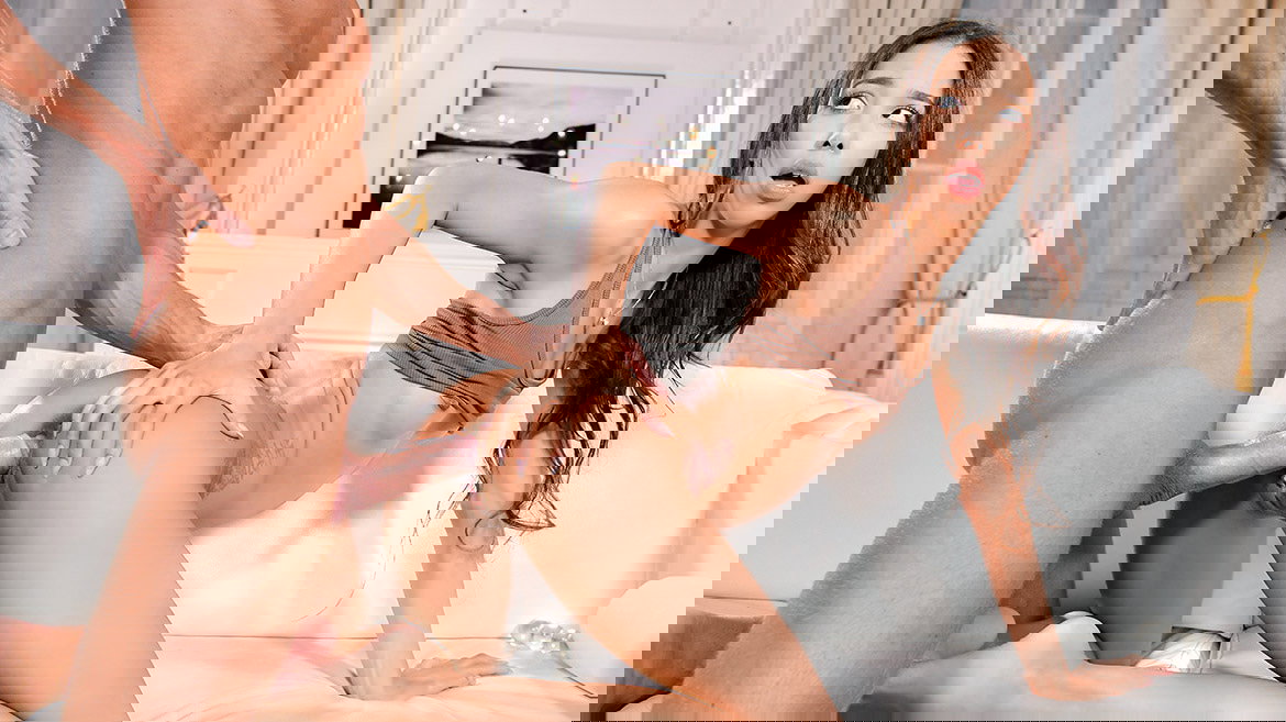 Lia Lin – One Of The Sexiest And Most Exotic Babes