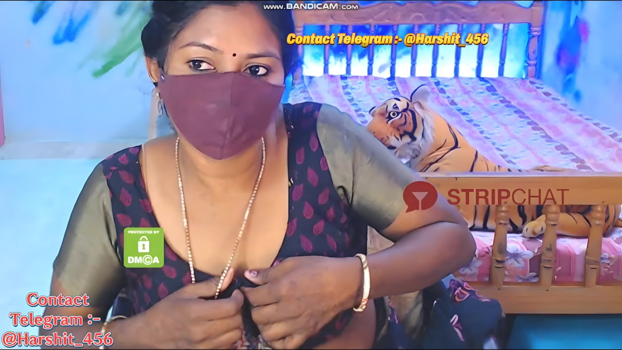 Novapol private show spreading pussy hole