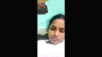 Sexy Desi Girl Shows her Boobs and Pussy On VC
