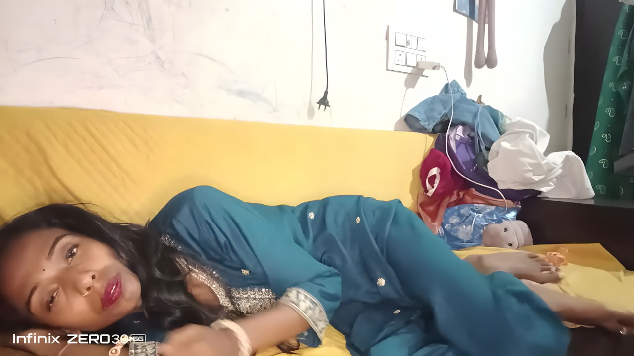 Main apne kamsin byaphrend ko uske sath itni jordar chudaee karne ke lie bulati hoon