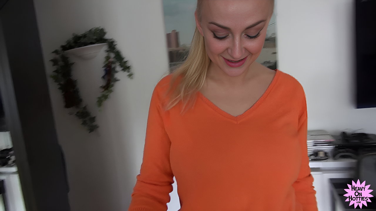 Kayla Green Sucks Cock and Gets Pussy Slammed in XXX MMS